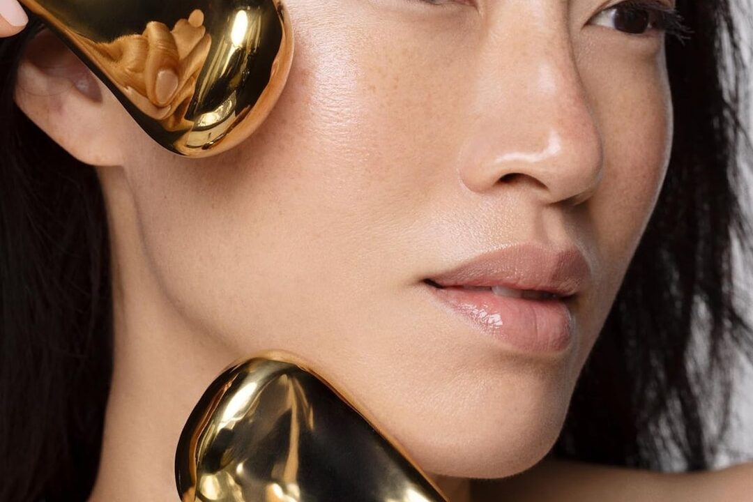 A Surgeon on the Best Way to Depuff Your Face & Look Snatched ASAP